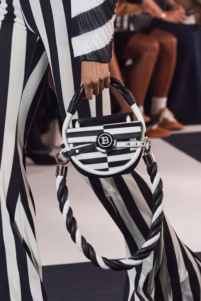 Look 96